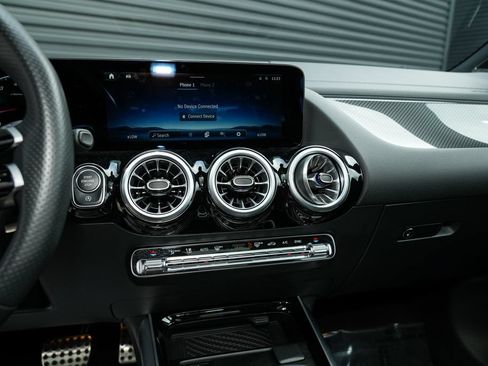 Used 2024 Mercedes-Benz GLA 35 AMG 4MATIC image 27