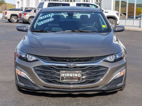 Used 2020 Chevrolet Malibu LT image 2