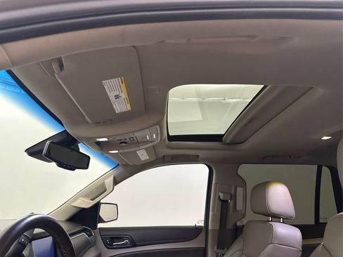 Used 2019 Chevrolet Tahoe LT w/ Luxury Package RWD image 29