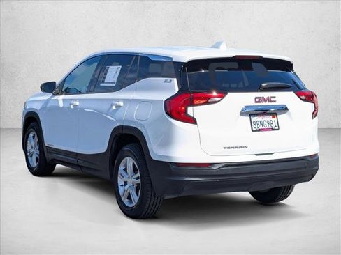 Used 2018 GMC Terrain SL image 8