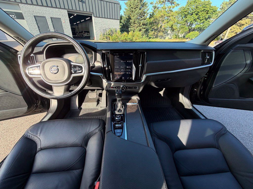 Used 2020 Volvo V90 T6 Cross Country w/ Protection Package Premier AWD/4WD image 31
