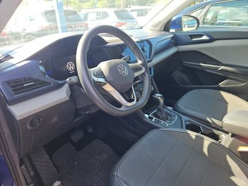Used 2023 Volkswagen Taos SE w/ Panoramic Sunroof Package FWD image 13