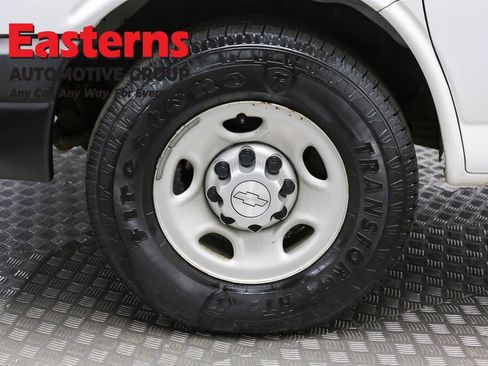 Used 2017 Chevrolet Express 2500 image 32