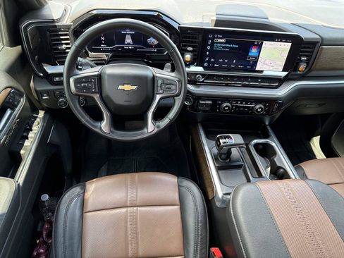 Used 2025 Chevrolet Silverado 1500 High Country AWD/4WD image 14