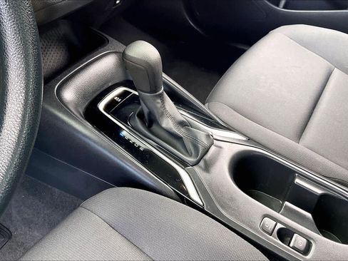 Used 2024 Toyota Corolla LE image 18