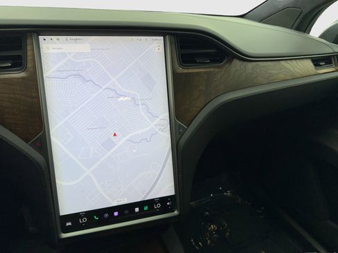 Used 2018 Tesla Model X 75D AWD/4WD image 30