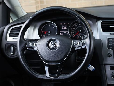Used 2015 Volkswagen Golf TDI S image 26