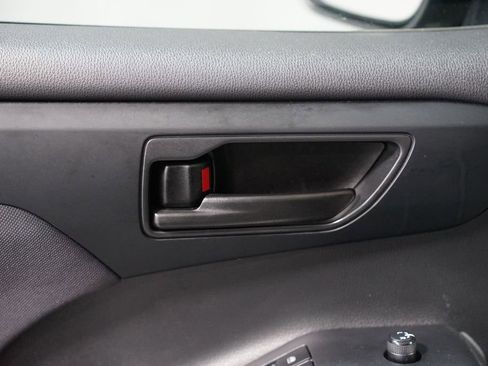 Used 2023 Toyota Highlander LE FWD image 33