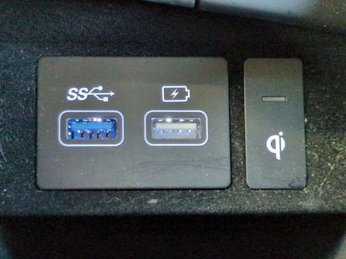 Certified 2025 Genesis GV70 2.5T w/ Sport Prestige Package image 22