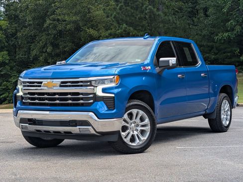 Used 2023 Chevrolet Silverado 1500 LTZ w/ LTZ Convenience Package II AWD/4WD image 4