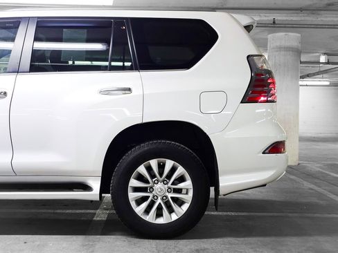 Used 2021 Lexus GX 460 Premium image 14