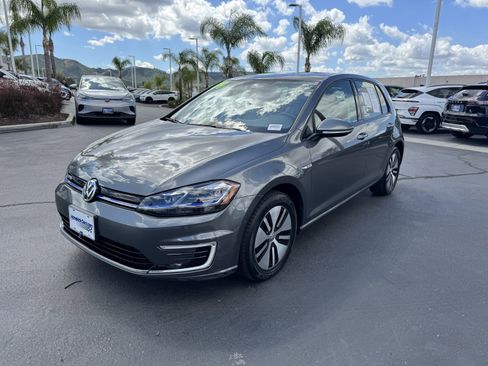 Used 2019 Volkswagen e-Golf SEL Premium image 6