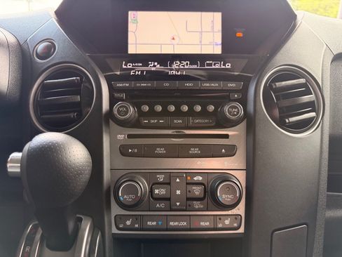 Used 2015 Honda Pilot Touring image 27