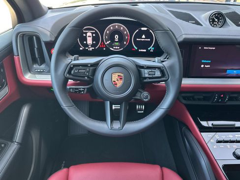 Used 2026 Porsche Cayenne E-Hybrid AWD/4WD image 16