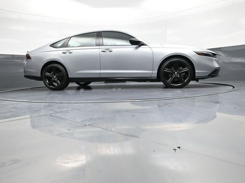 Used 2025 Honda Accord Sport image 28