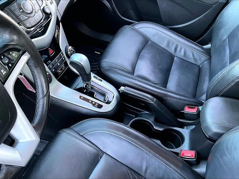 Used 2015 Chevrolet Cruze LT FWD image 14
