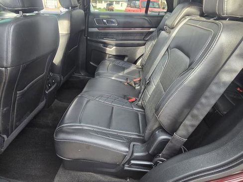 Used 2018 Ford Explorer Platinum AWD/4WD image 11