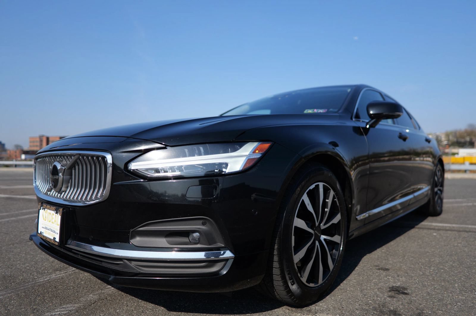 Used 2023 Volvo S90 B6 Plus AWD/4WD image 3