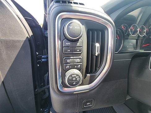 Used 2021 Chevrolet Silverado 1500 LT Trail Boss w/ Convenience Package II image 21