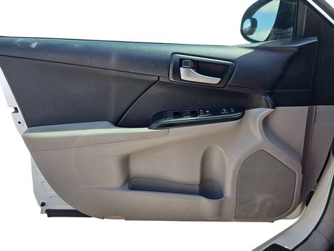 Used 2014 Toyota Camry LE FWD image 25