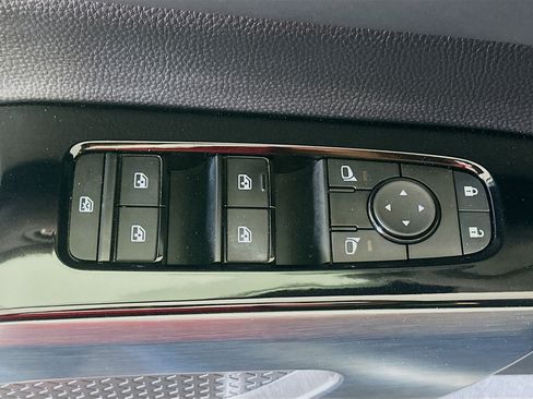 Used 2024 Nissan Pathfinder SL image 15