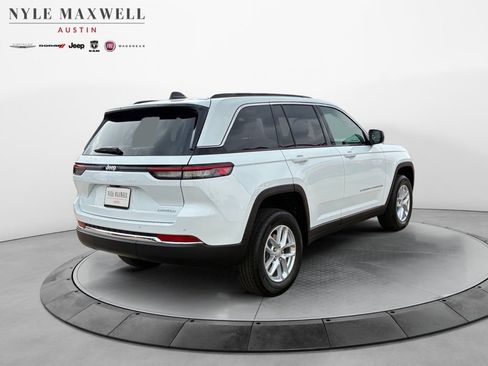 New 2025 Jeep Grand Cherokee L Laredo image 16