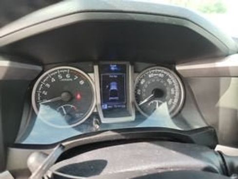 Used 2020 Toyota Tacoma SR5 RWD image 12