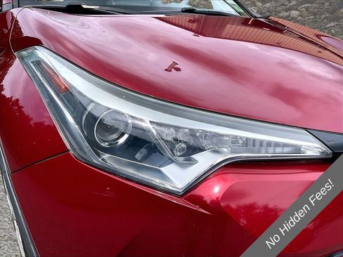 Used 2019 Toyota C-HR LE FWD image 24