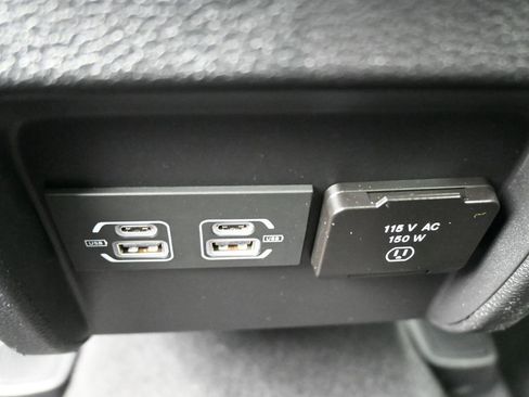 Used 2021 Jeep Cherokee Latitude Lux w/ Sun & Sound Group image 16