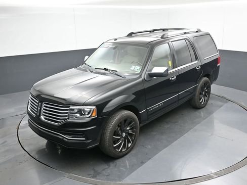 Used 2017 Lincoln Navigator Select image 47