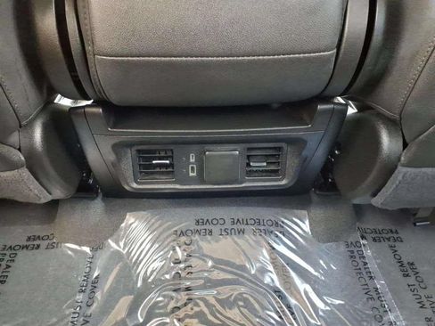 Used 2025 GMC Sierra 1500 SLT RWD image 11