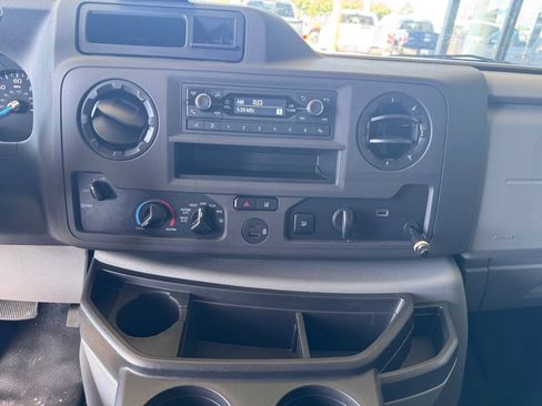 Used 2021 Ford E-450 and Econoline 450 Super Duty RWD image 13
