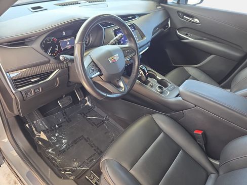 Used 2023 Cadillac XT4 Sport w/ Cold Weather Package FWD image 16