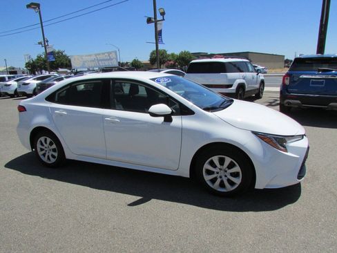 Used 2026 Toyota Corolla LE FWD image 5