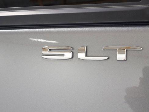 Used 2024 GMC Terrain SLT image 10