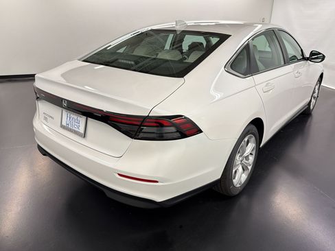New 2026 Honda Accord LX image 9