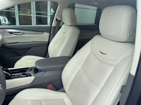 Certified 2020 Cadillac XT5 Premium Luxury w/ LPO, Floor Liner Package image 8