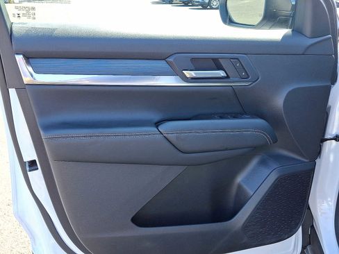 Used 2025 GMC Terrain Elevation image 12