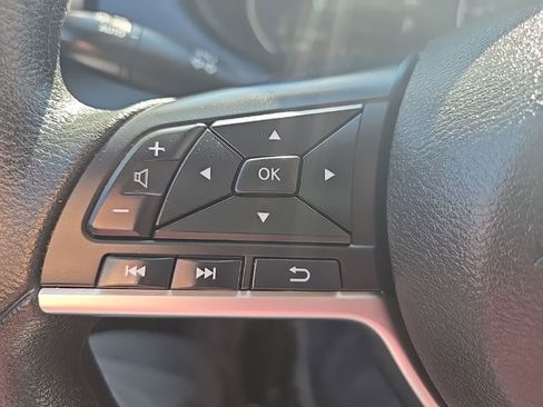 Used 2023 Nissan Versa SV image 14