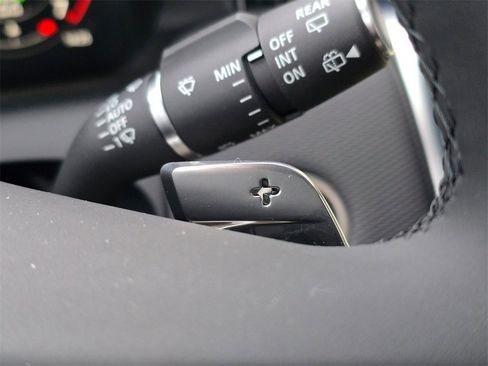 New 2025 Land Rover Discovery Sport Dynamic SE image 17