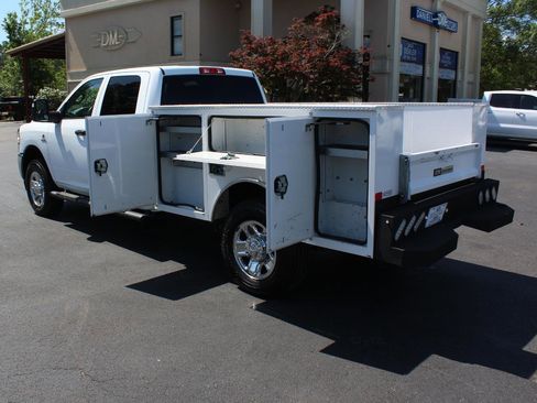 Used 2024 RAM 2500 Tradesman w/ Chrome Appearance Group AWD/4WD image 18