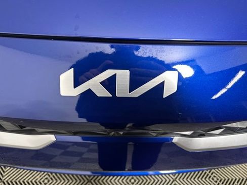 Used 2023 Kia Forte LXS w/ LXS Technology Package image 9