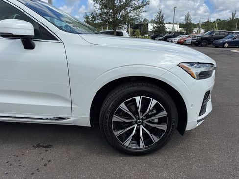 Used 2023 Volvo XC60 B5 Plus image 13