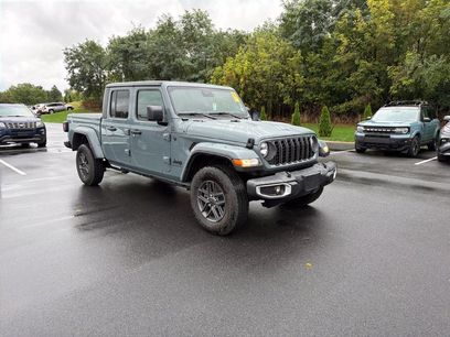 Used 2024 Jeep Gladiator Sport w/ Dual Top Group
