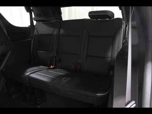 Used 2024 Chevrolet Tahoe Premier AWD/4WD image 20