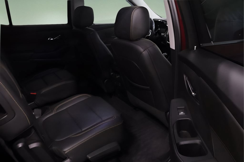 Used 2021 Chevrolet Traverse Premier FWD image 17