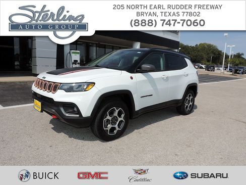 Used 2022 Jeep Compass Trailhawk w/ Trailhawk Convenience Group AWD/4WD image 1