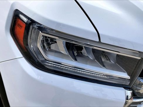 Used 2020 GMC Acadia SLT image 28