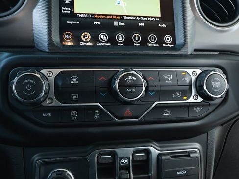 Used 2022 Jeep Wrangler Unlimited Sport AWD/4WD image 18