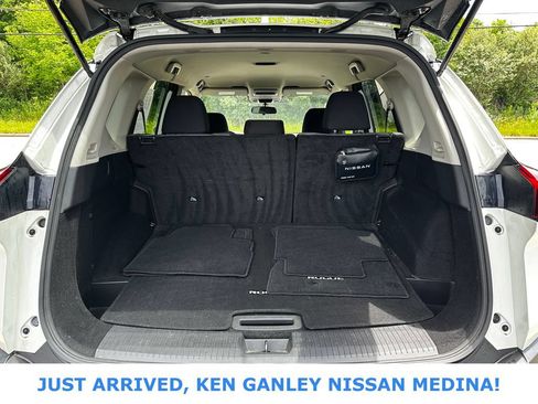 Certified 2023 Nissan Rogue SV AWD/4WD image 17